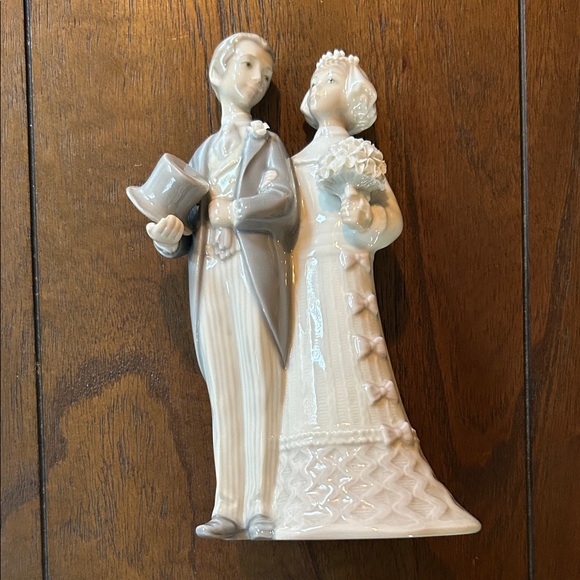 Vintage LLADRO Bride and Groom Porcelain Figurine 4808G - Picture 2 of 11